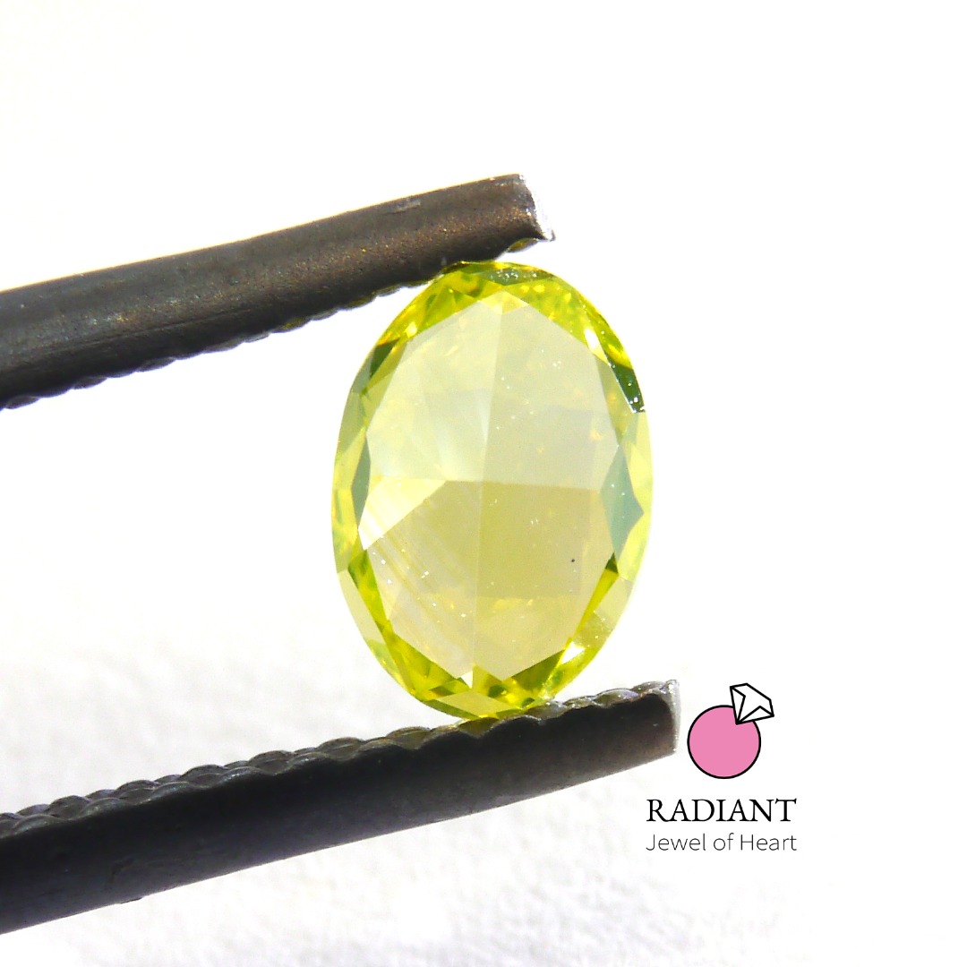 0.51 Fancy Vivid Greenish Yellow VVS2 Natural Color Diamond