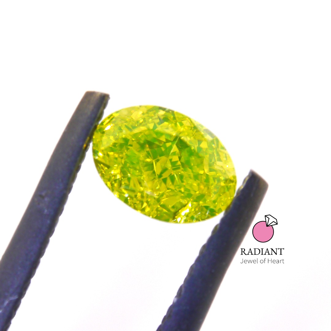 0.51 Fancy Vivid Greenish Yellow VVS2 Natural Color Diamond